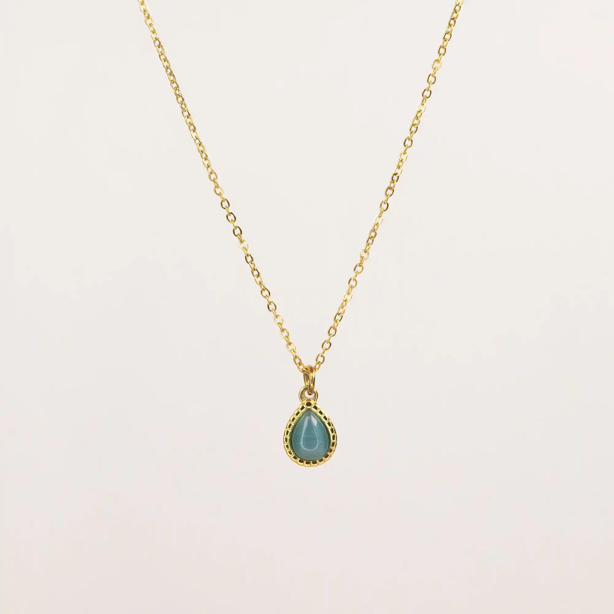 Sera Teardrop Pendant Necklace gold stone detail close-up — Tamola Jewellery