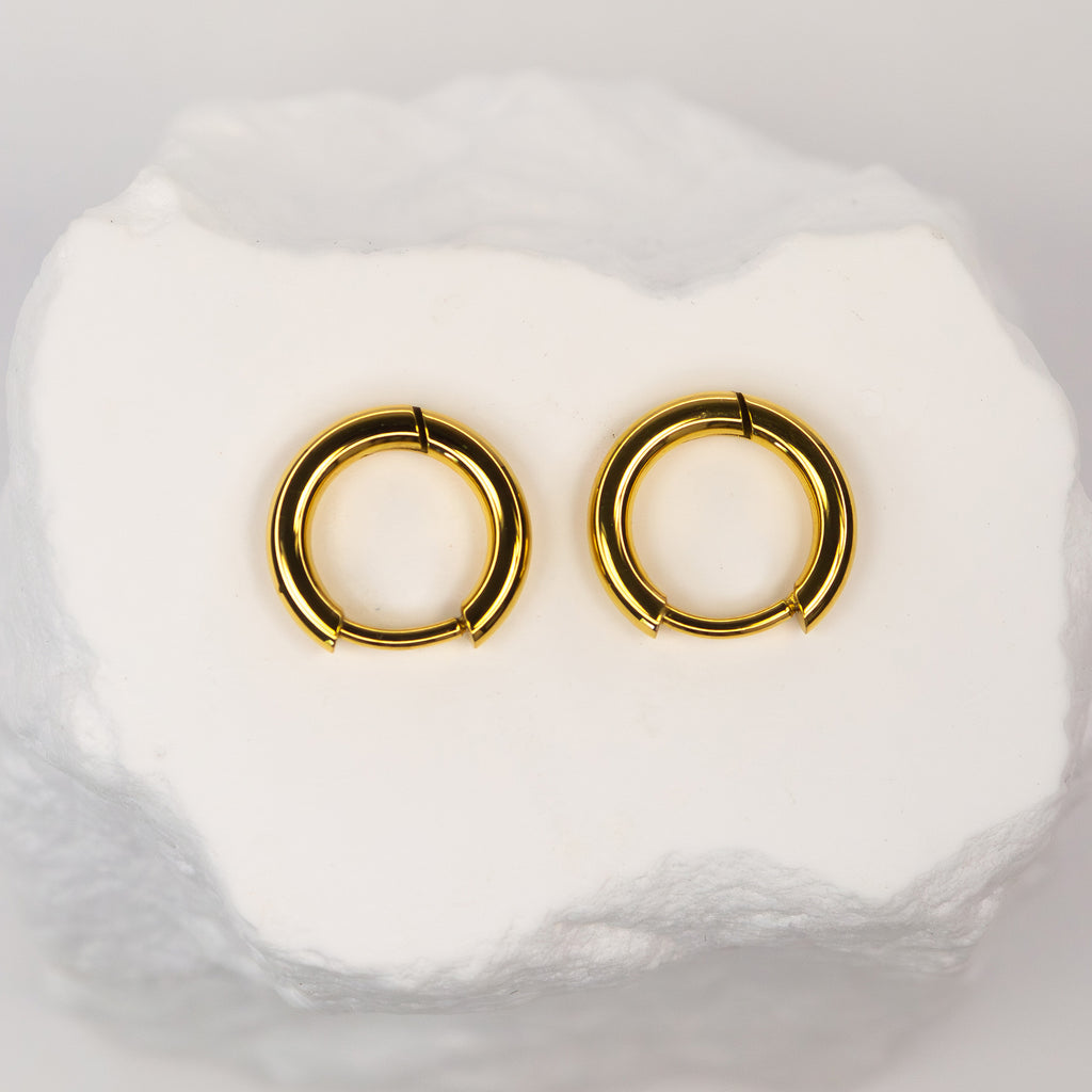 Kaia Essential Hoops