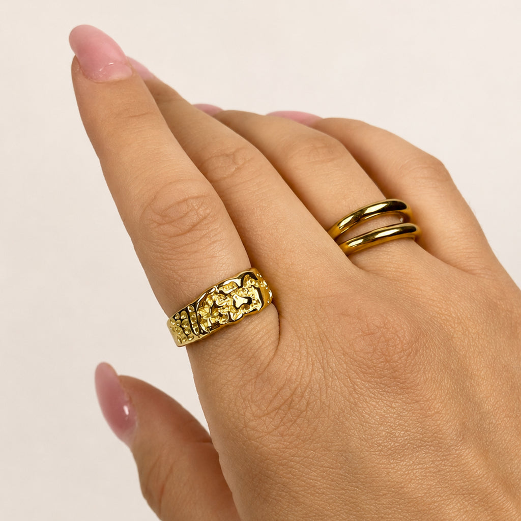 Nora Nugget Ring gold on hand close-up — Tamola Jewellery