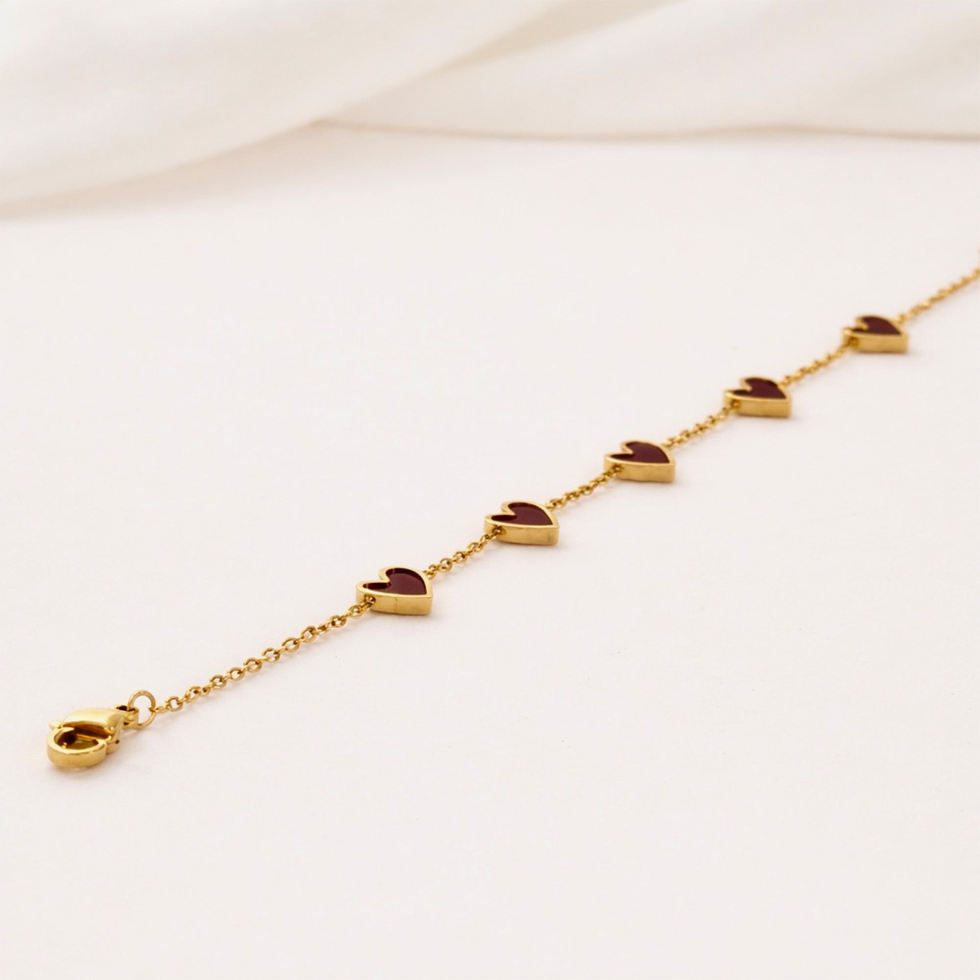 Amora Hartjesketting Armband
