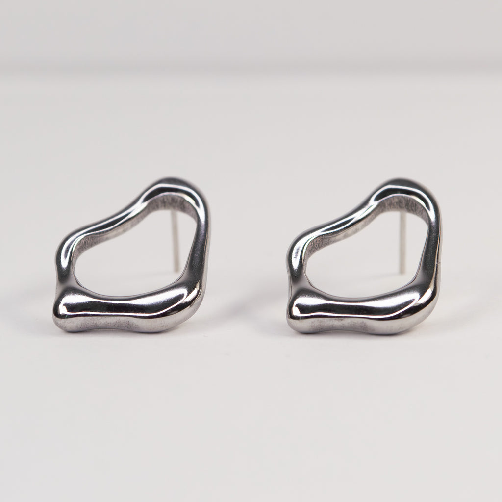 Elin Organic Shape Earrings silver stainless steel — Tamola Jewellery