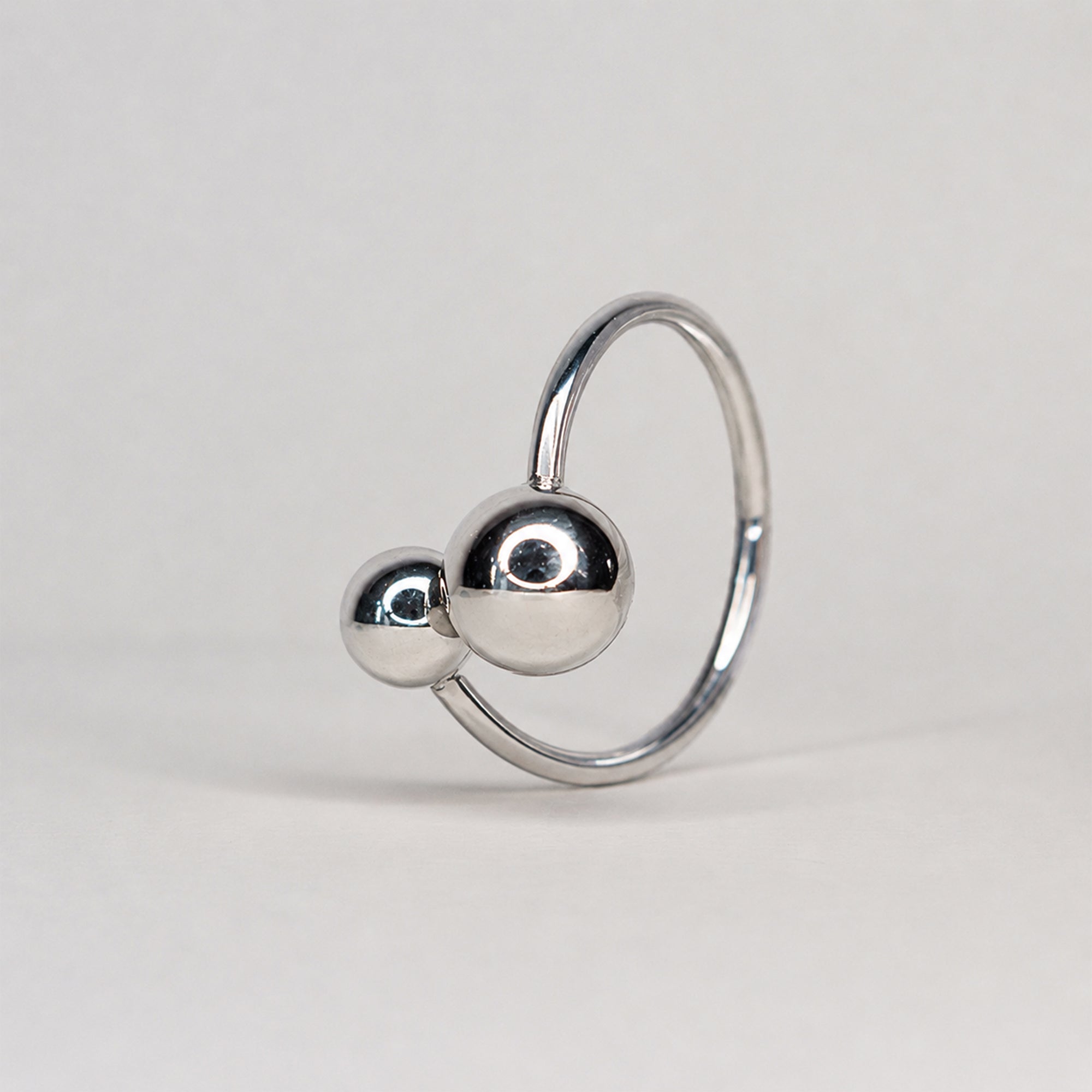 Nomi Sphere Ring