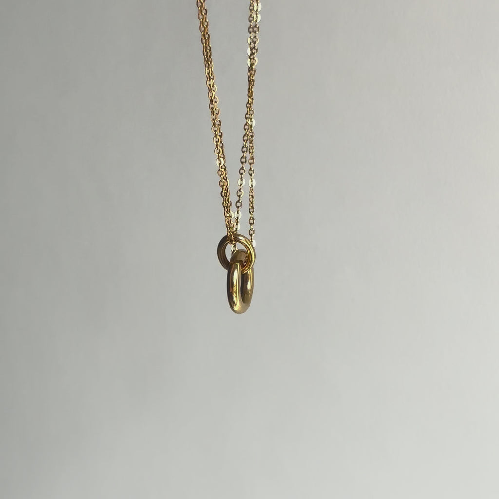 Mila Interlocking Circle Necklace