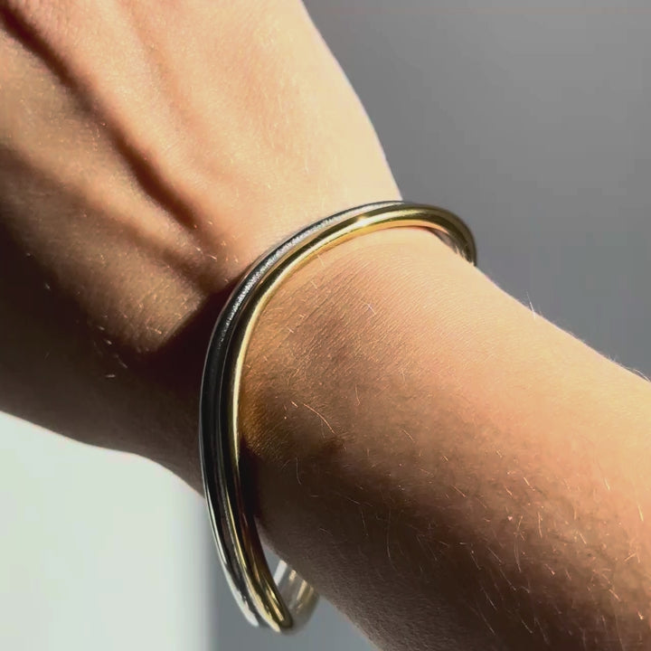 Delia Wave Bangle