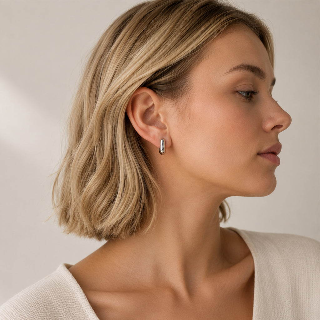 Solène Sculptural Huggie Earrings