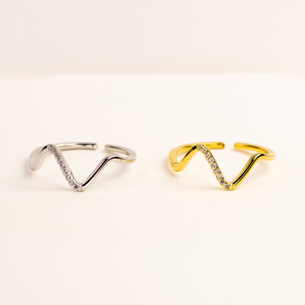 Siv Curved Crystal Ring